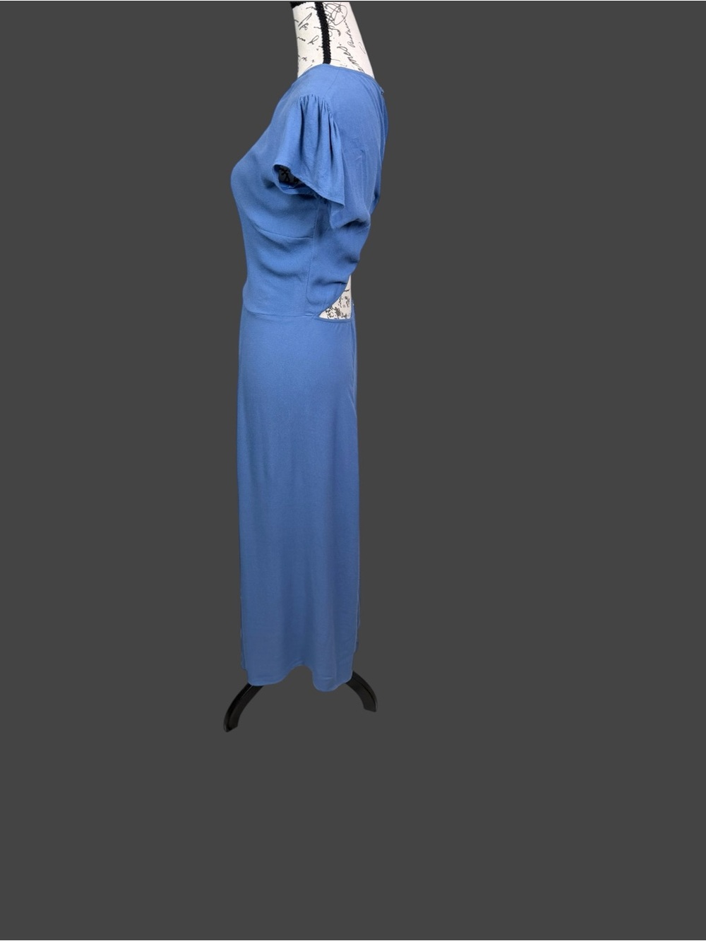 Reformation size 12 blue midi/maxi dress Nordstrom NWOT
Reg$218 Now$120 - Picture 8 of 8